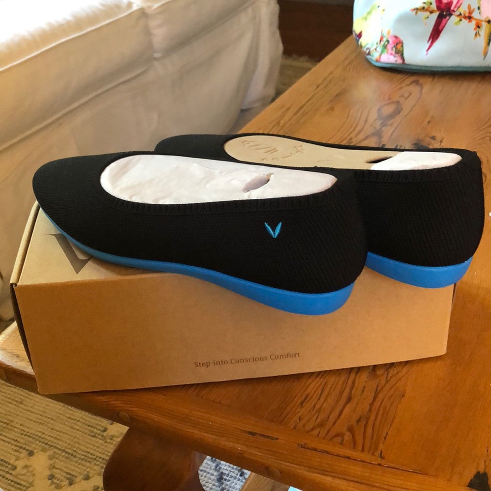 New in Box Vivaia flats black lapis size 38.5. Tamia walker. Size 8 US.